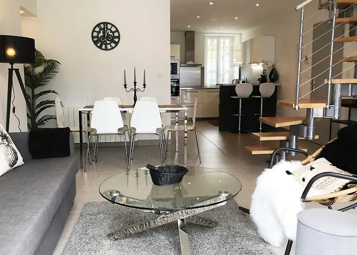 T4 Christina Contemporain, Vue Lac, Climatise Avec Parking *