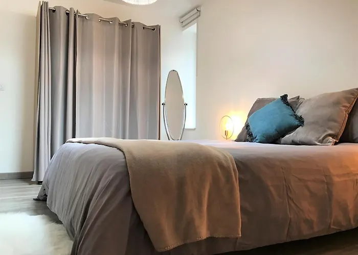 شقة T4 Christina Contemporain, Vue Lac, Climatise Avec Parking